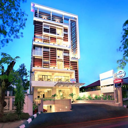 Cordela Hotel Cirebon Exterior foto